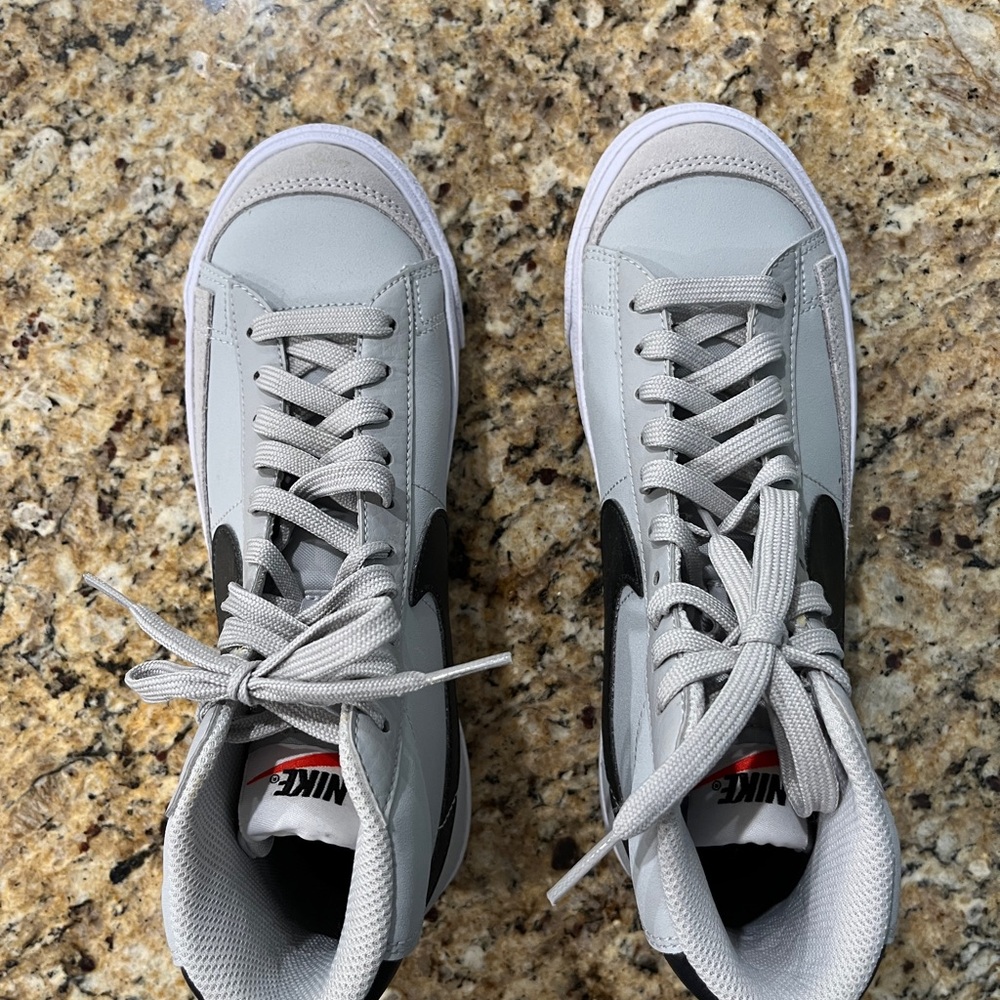 Youth Nike Blazers Gray and Black High-Top Sneakers. NWOT. No box. - Picture 6 of 8